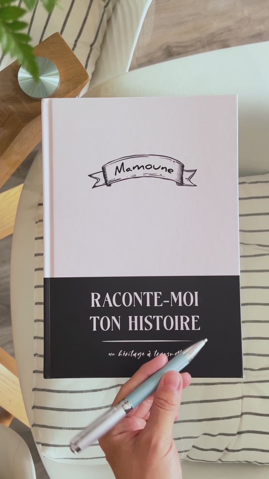 Le livre à compléter RACONTE-MOI TON HISTOIRE